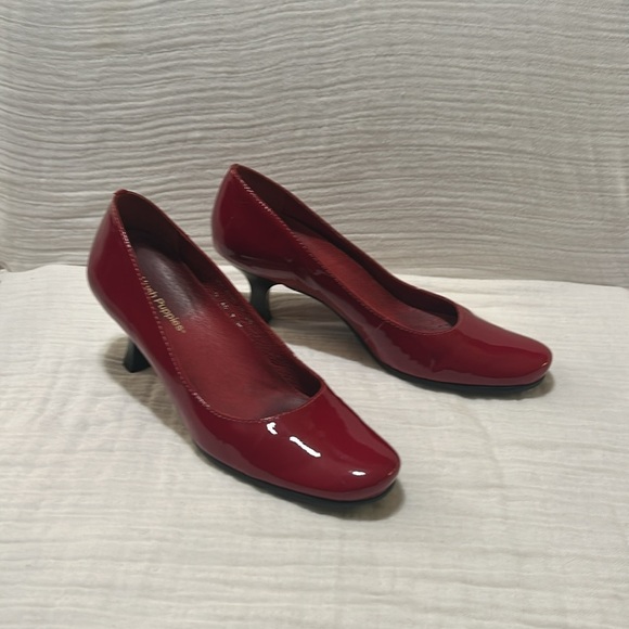Hush Puppies Patent Red Slip On Curved Pump Women's Size 9 - Picture 4 of 15